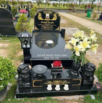 Lựa Chọn Mẫu Mộ Đá Hỏa Táng – Mộ Đá Granite Nguyên Khối Bền Đẹp, Trang Nghiêm