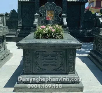 Mộ Đá Xanh Rêu Thanh Hóa
