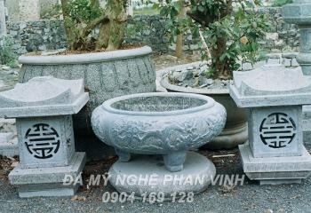 Mẫu đèn đá trang trí sân vườn